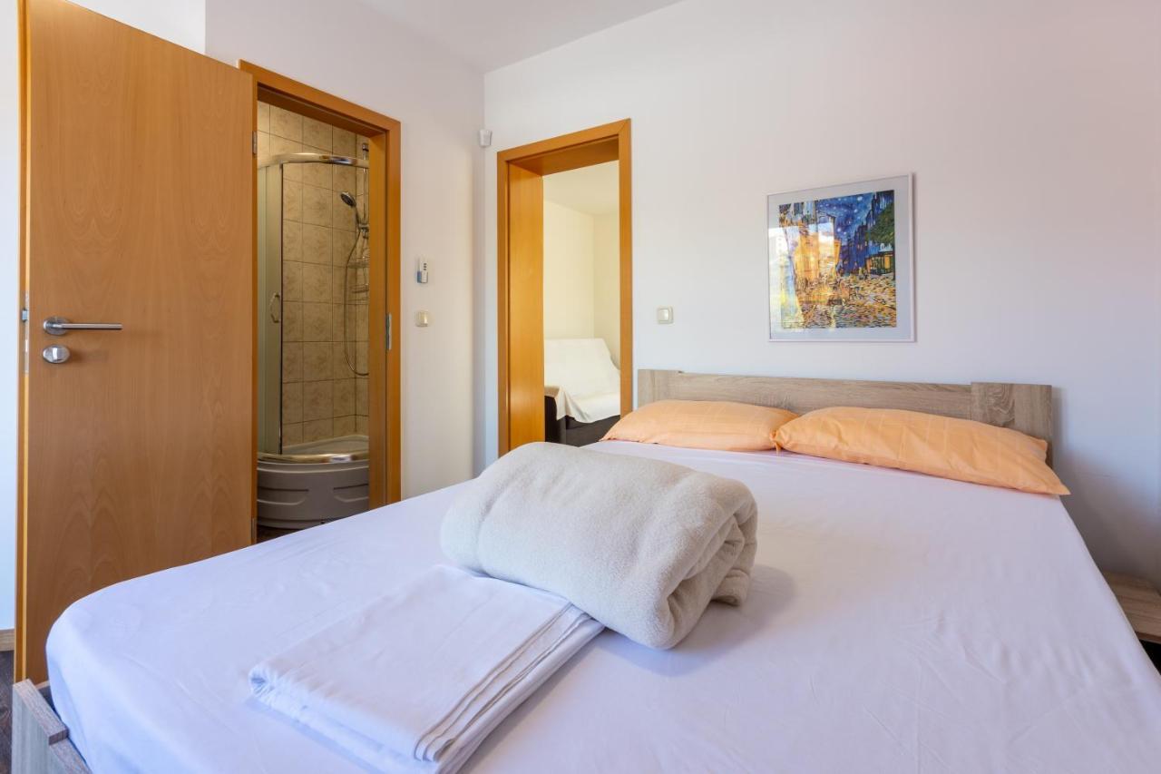 Rimac Apartment And Rooms Novi Vinodolski Exterior photo