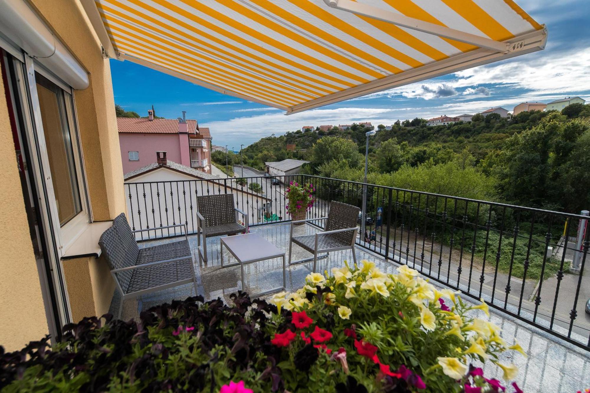 Rimac Apartment And Rooms Novi Vinodolski Exterior photo